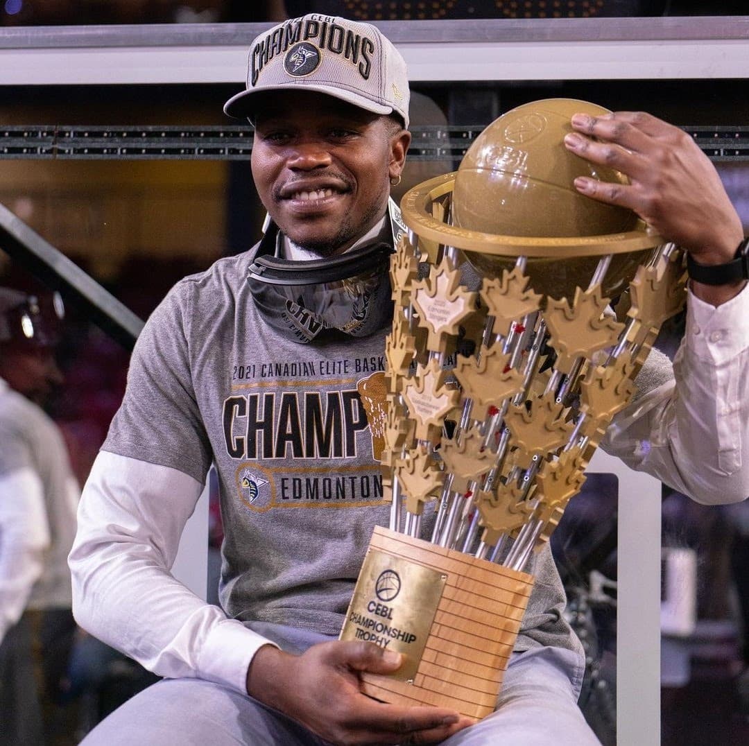 Kenny Otieno with trophy
